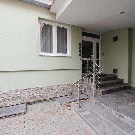Danube Apartment *